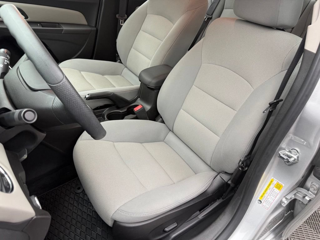 Used 2016 Chevrolet Cruze LT FWD image 23