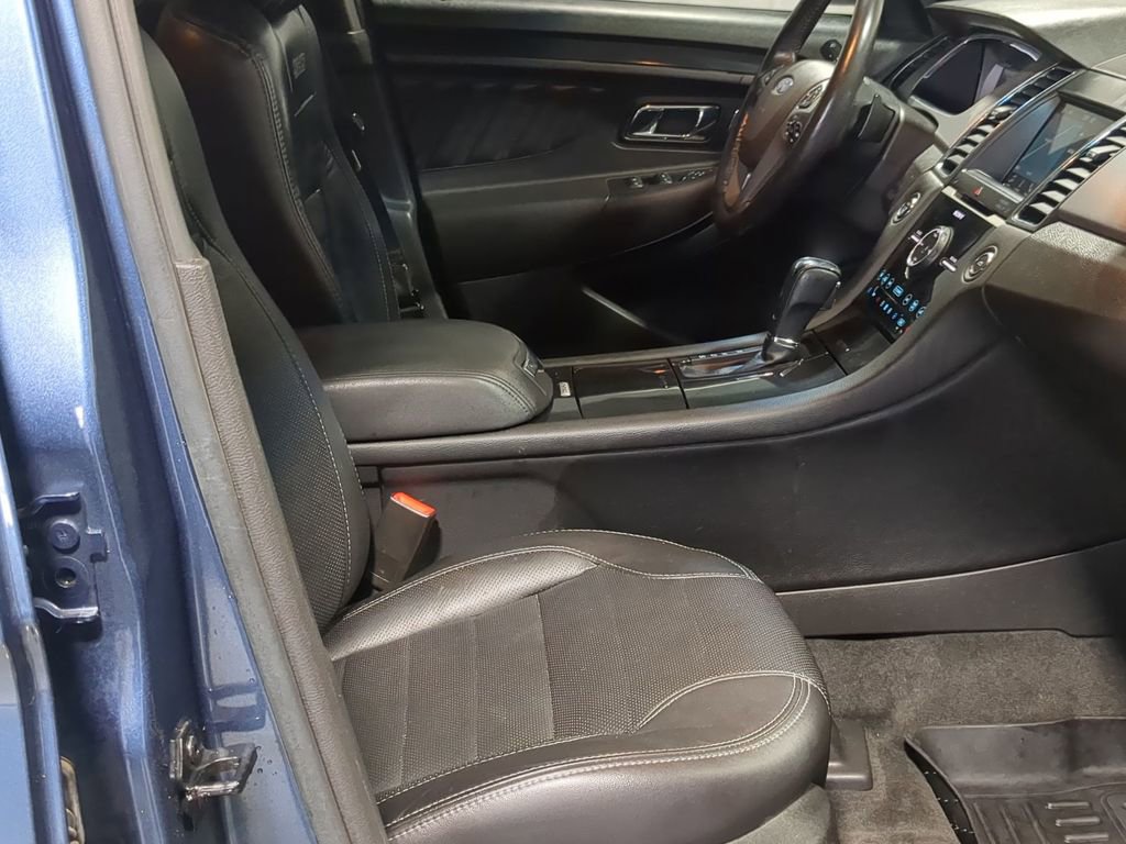 Used 2018 Ford Taurus SHO image 34