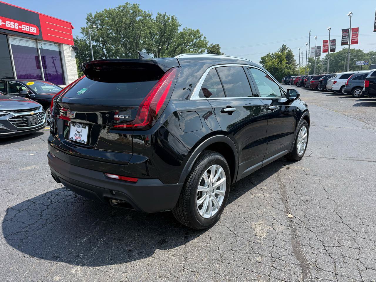 Used 2019 Cadillac XT4 Luxury w/ Cold Weather Package AWD/4WD image 7