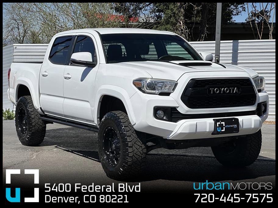 Used 2017 Toyota Tacoma TRD Sport w/ Tow Package (A/T) image 1