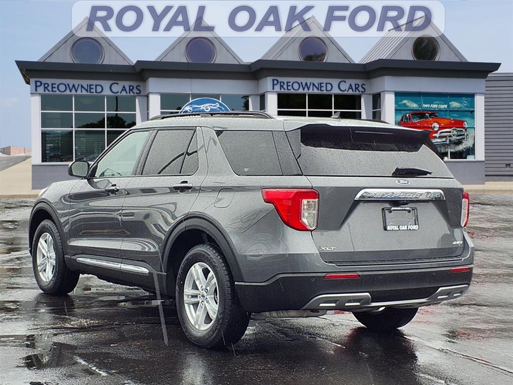 Used 2023 Ford Explorer XLT w/ Equipment Group 202A image 2
