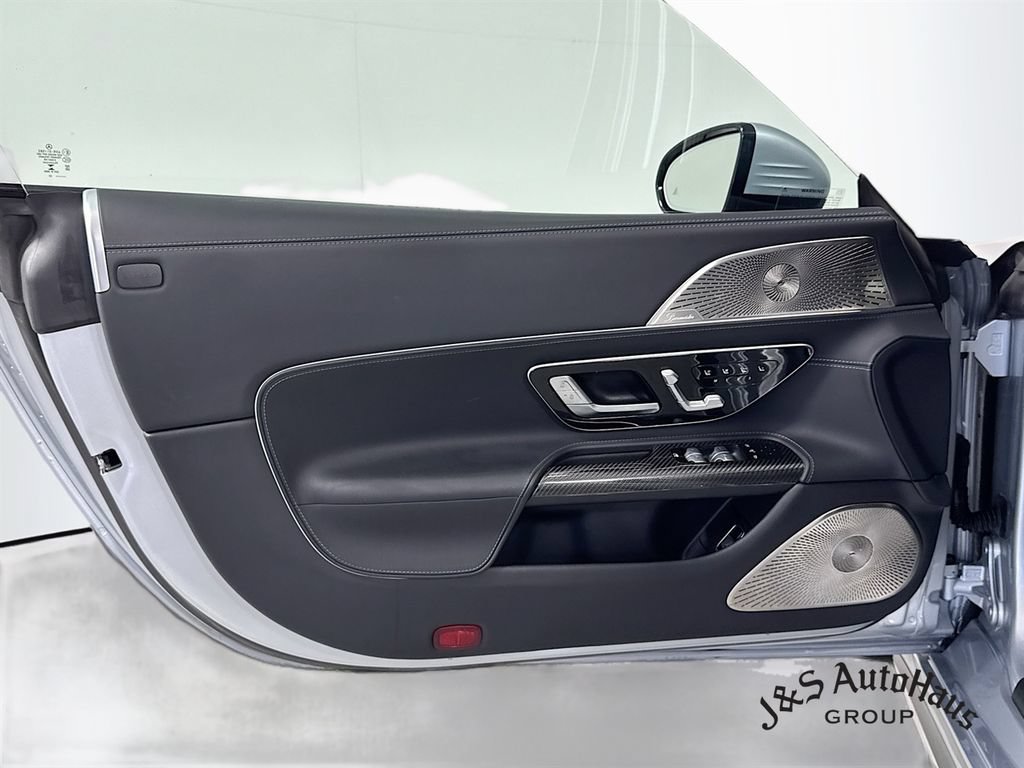 Used 2022 Mercedes-Benz SL 55 AMG 4MATIC image 23