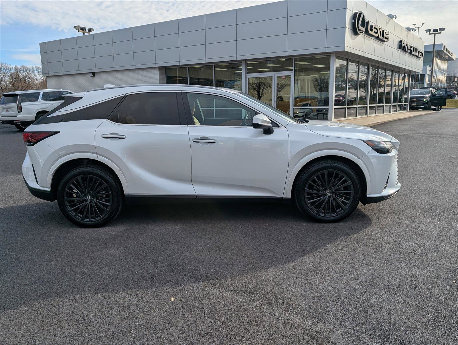 Used 2024 Lexus RX 350 Premium image 2