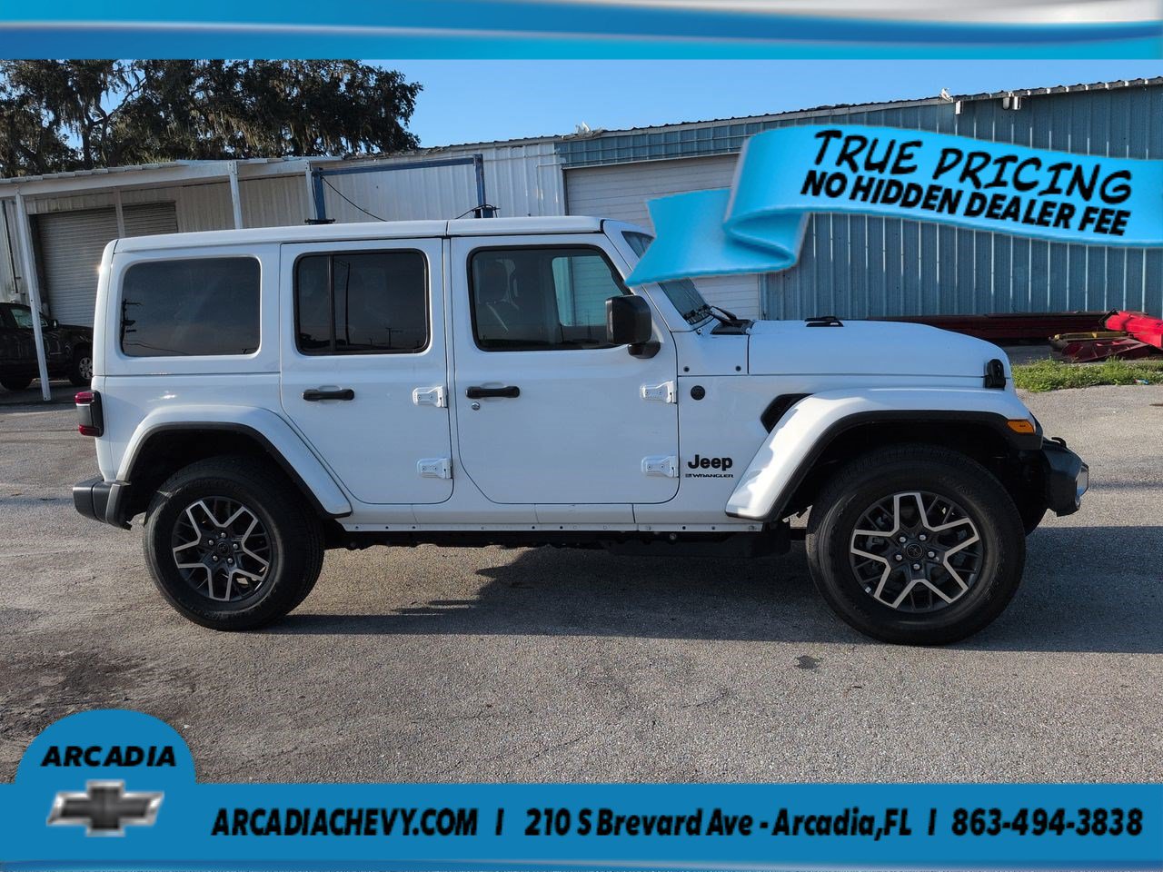 Used 2026 Jeep Wrangler Unlimited Sahara AWD/4WD image 3