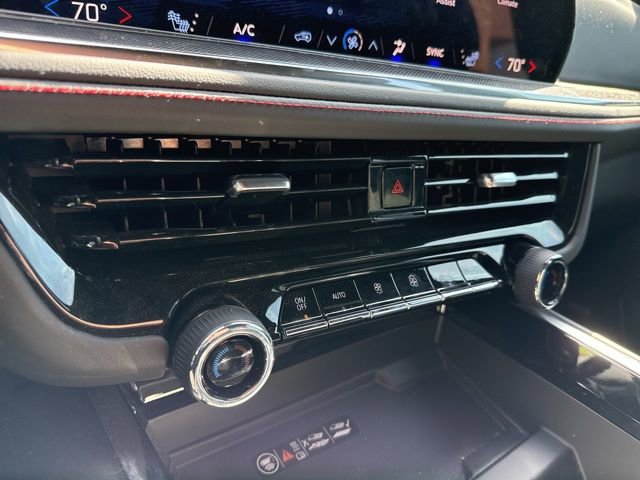 Used 2025 Chevrolet Suburban RST w/ Comfort Package AWD/4WD image 18