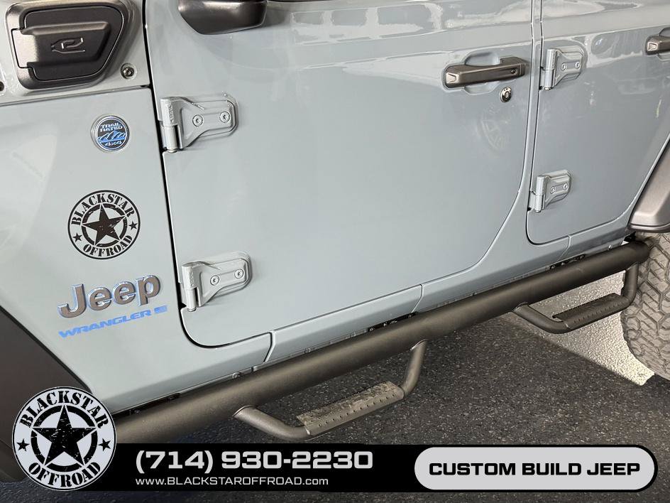 Used 2024 Jeep Wrangler Unlimited w/ Convenience Group AWD/4WD image 14