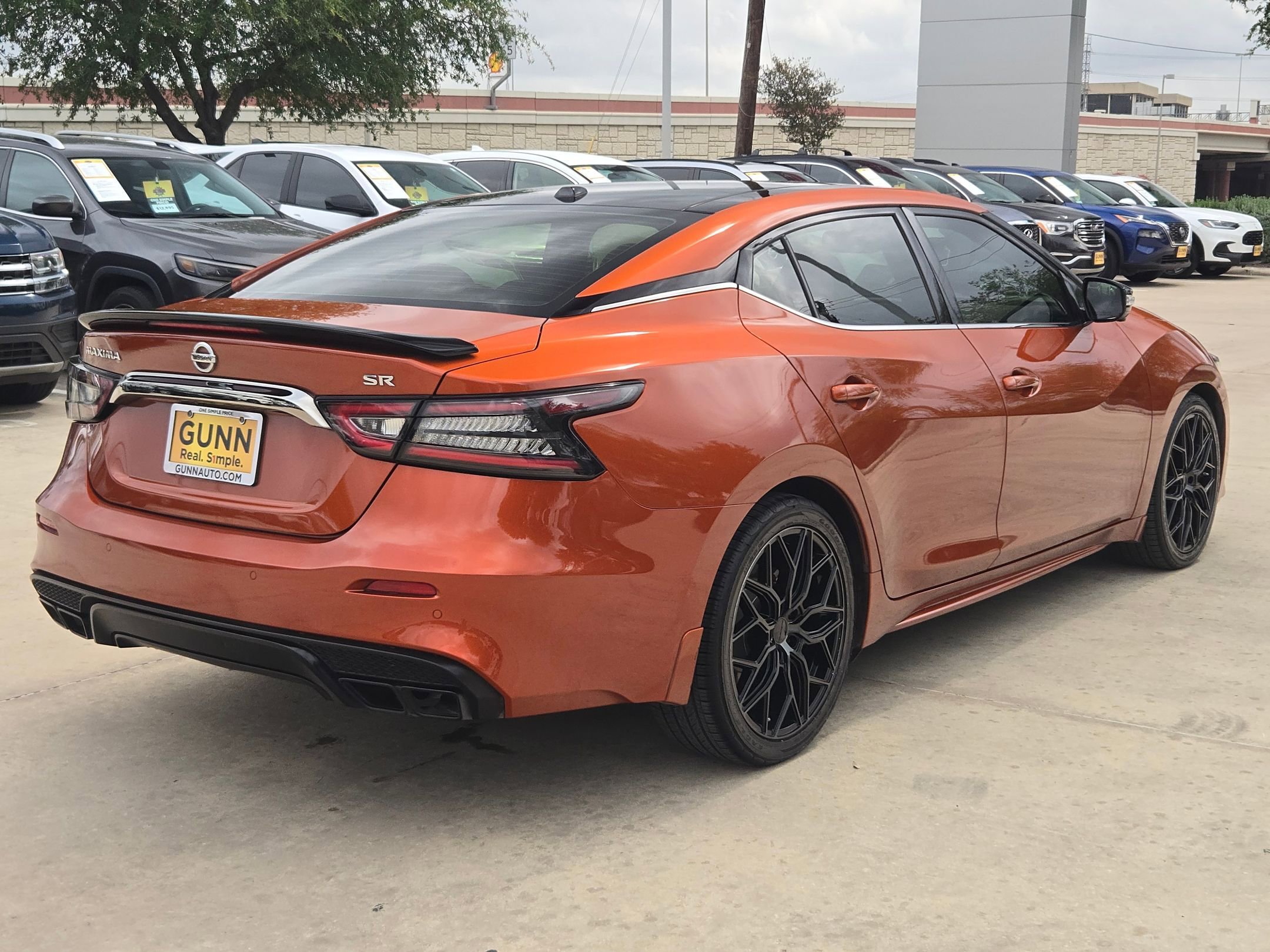 Used 2019 Nissan Maxima SR w/ Premium Package image 4