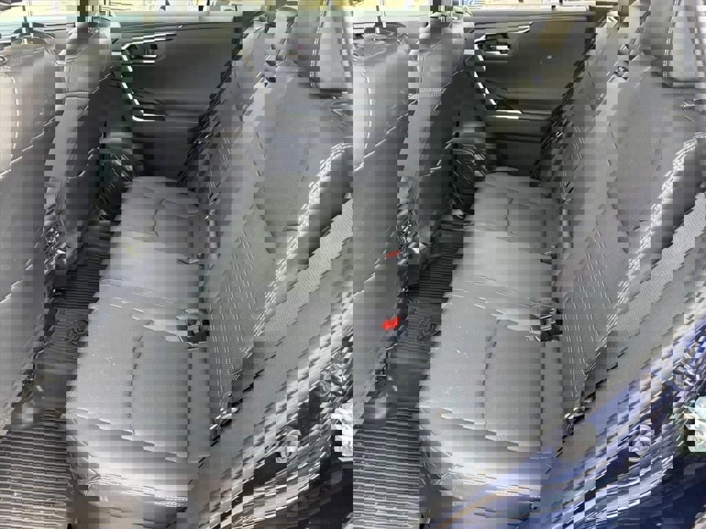 Used 2022 Toyota RAV4 Limited image 10