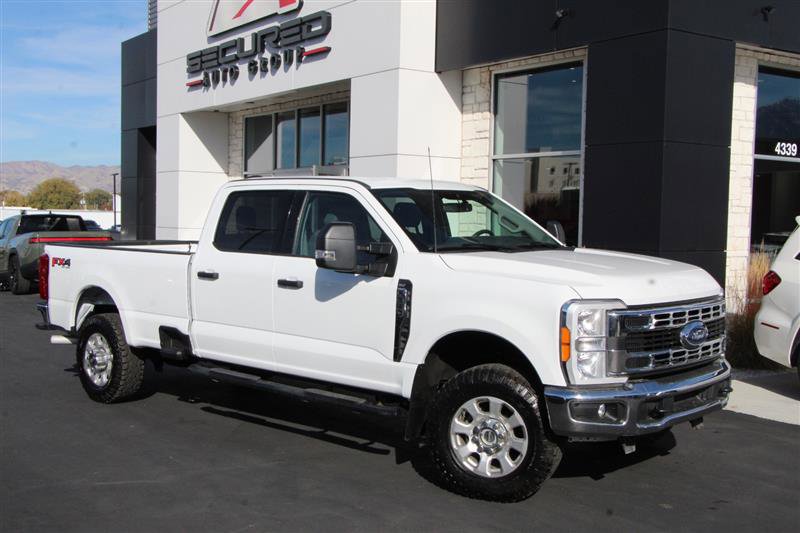 Used 2023 Ford F350 XLT w/ FX4 Off-Road Package image 2
