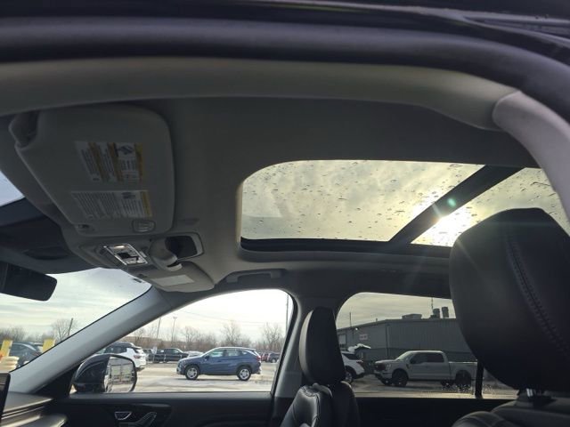 Used 2025 Lincoln Aviator Premiere image 17