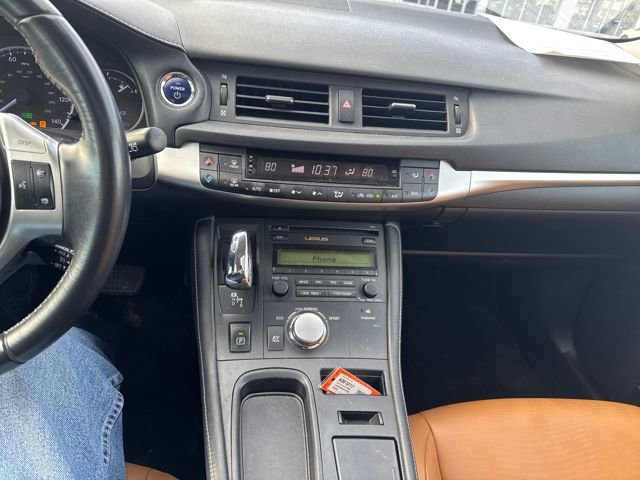 Used 2013 Lexus CT 200h image 17