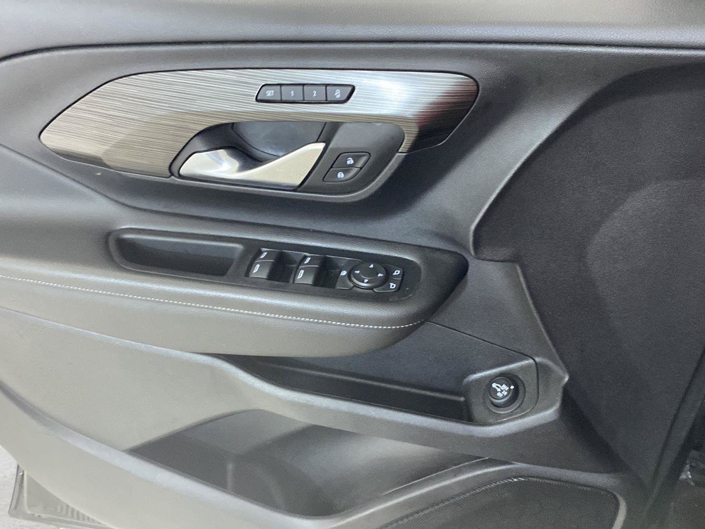 Certified 2023 GMC Terrain SLT w/ LPO, Floor Liner Package FWD image 39