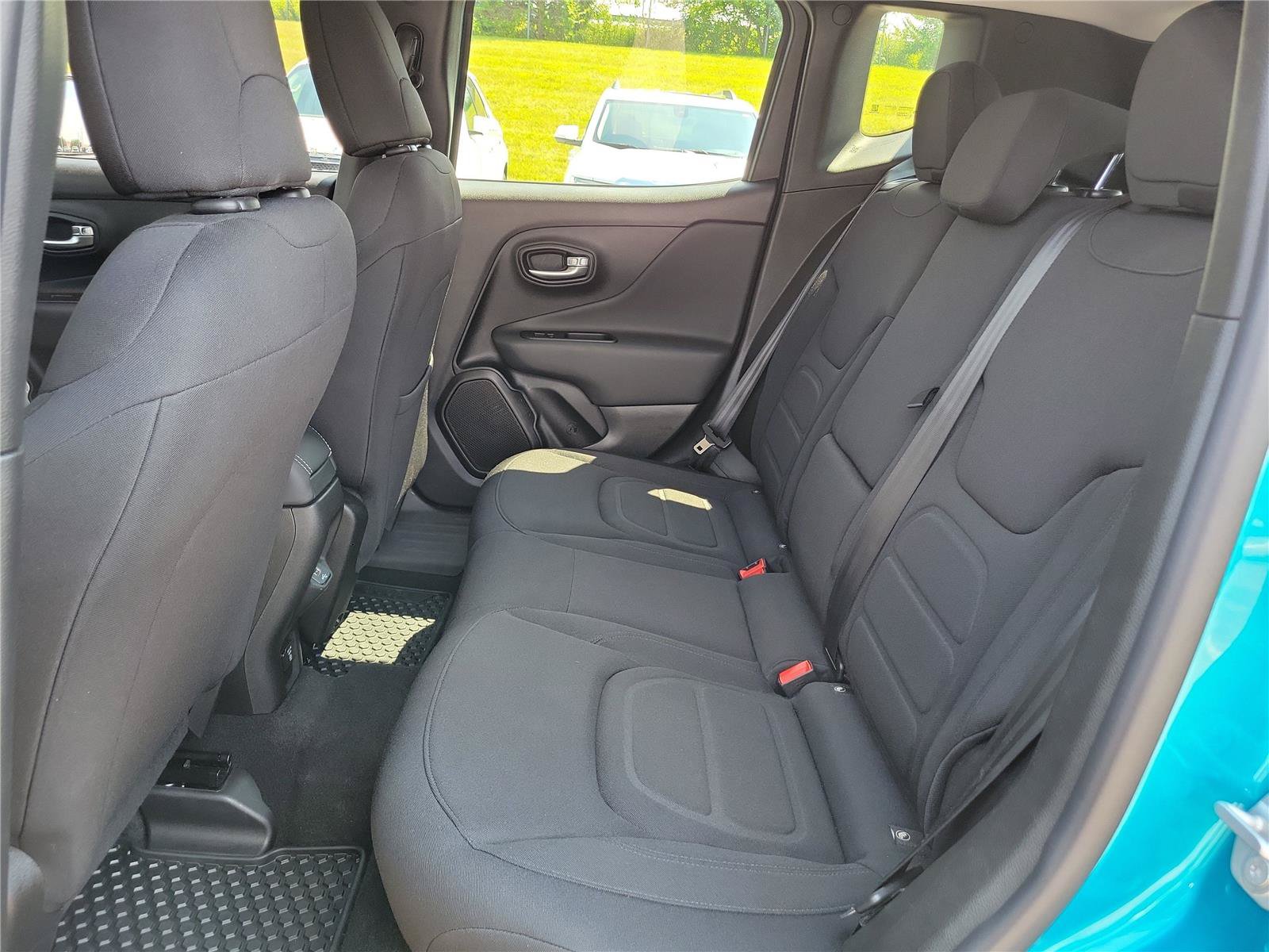 Used 2022 Jeep Renegade Latitude w/ Convenience Group AWD/4WD image 13