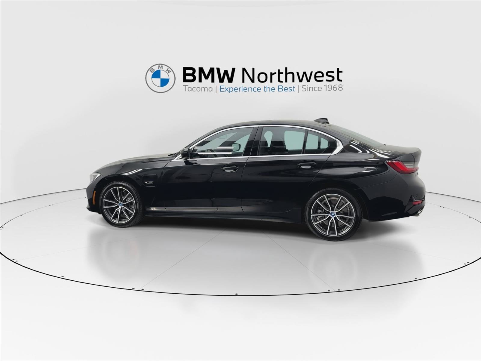 Used 2022 BMW 330e image 11