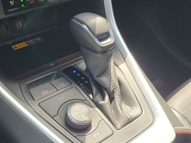 Certified 2025 Toyota RAV4 Limited w/ Advanced Technology Package image 25