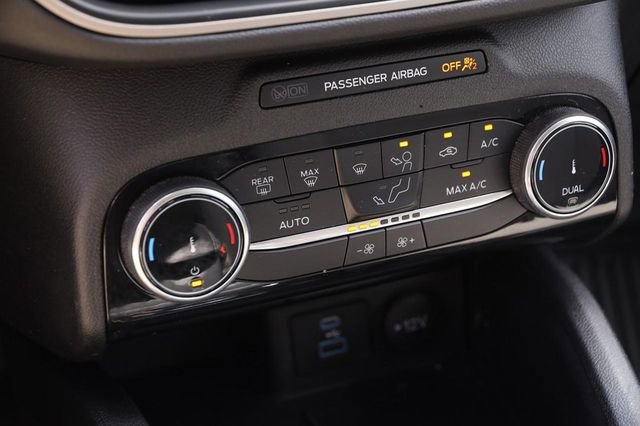 Used 2022 Ford Escape SE w/ Convenience Package FWD image 19