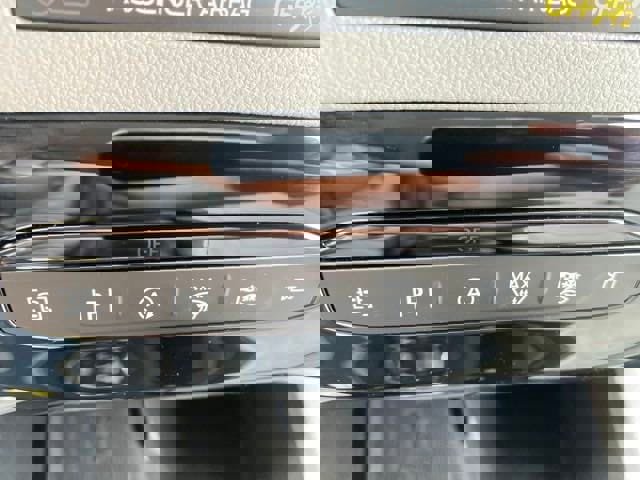 New 2024 Ford Escape Platinum w/ Premium Technology Package image 32