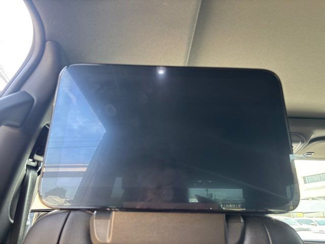 Used 2021 Chevrolet Suburban High Country image 30