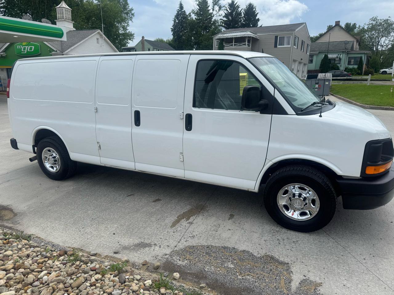 Used 2015 Chevrolet Express 3500 Extended RWD image 6