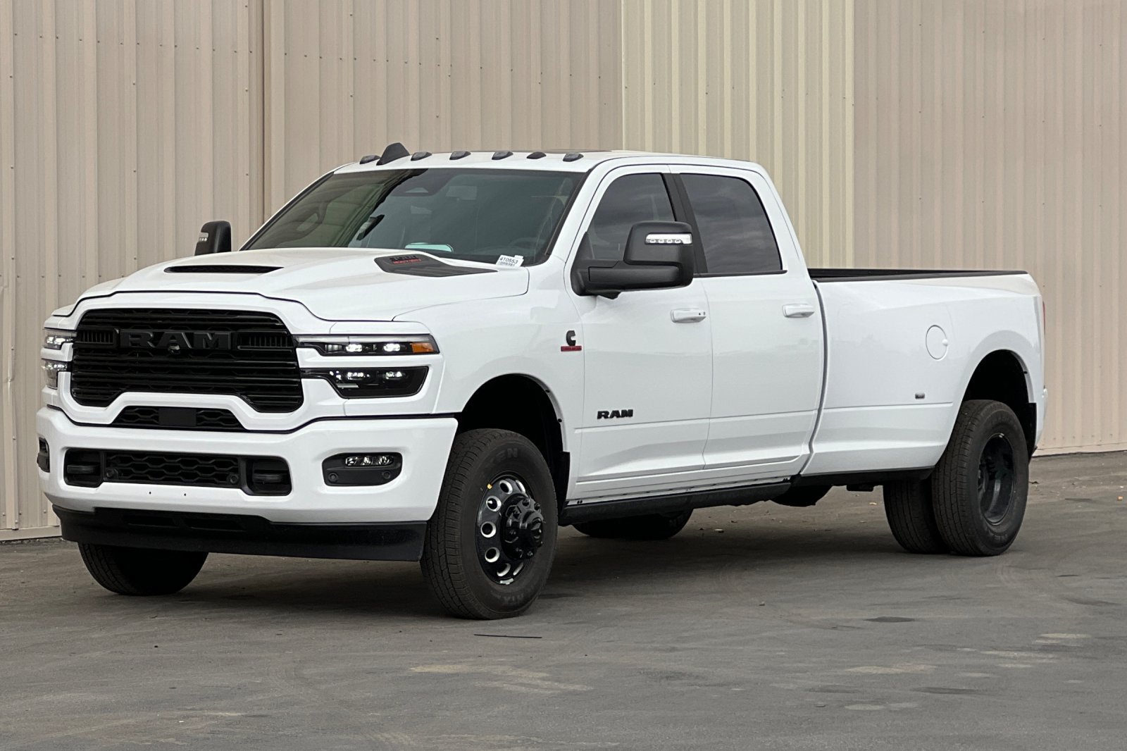 New 2026 RAM 3500 Laramie AWD/4WD image 10