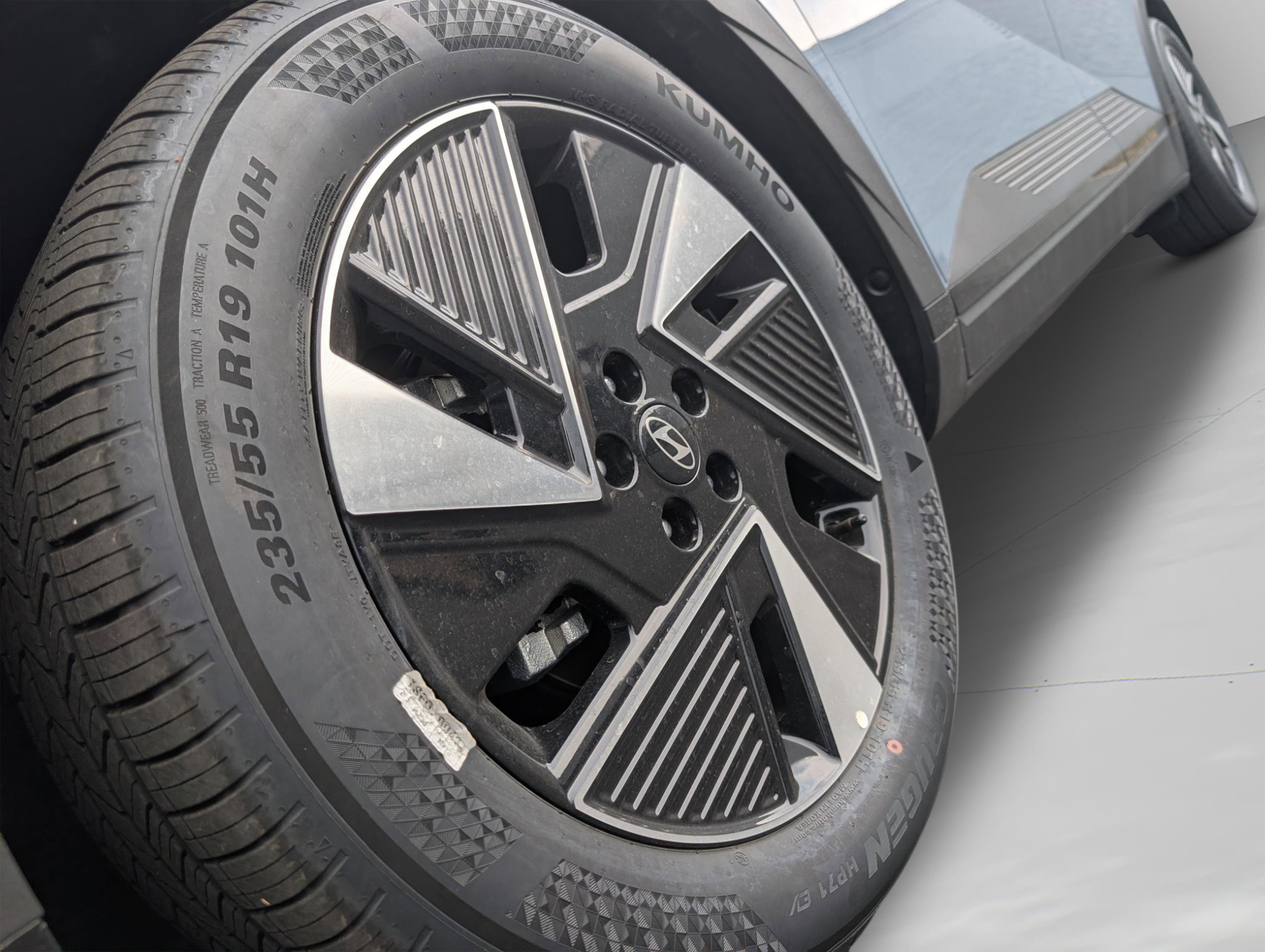 New 2025 Hyundai Ioniq 5 SEL image 9