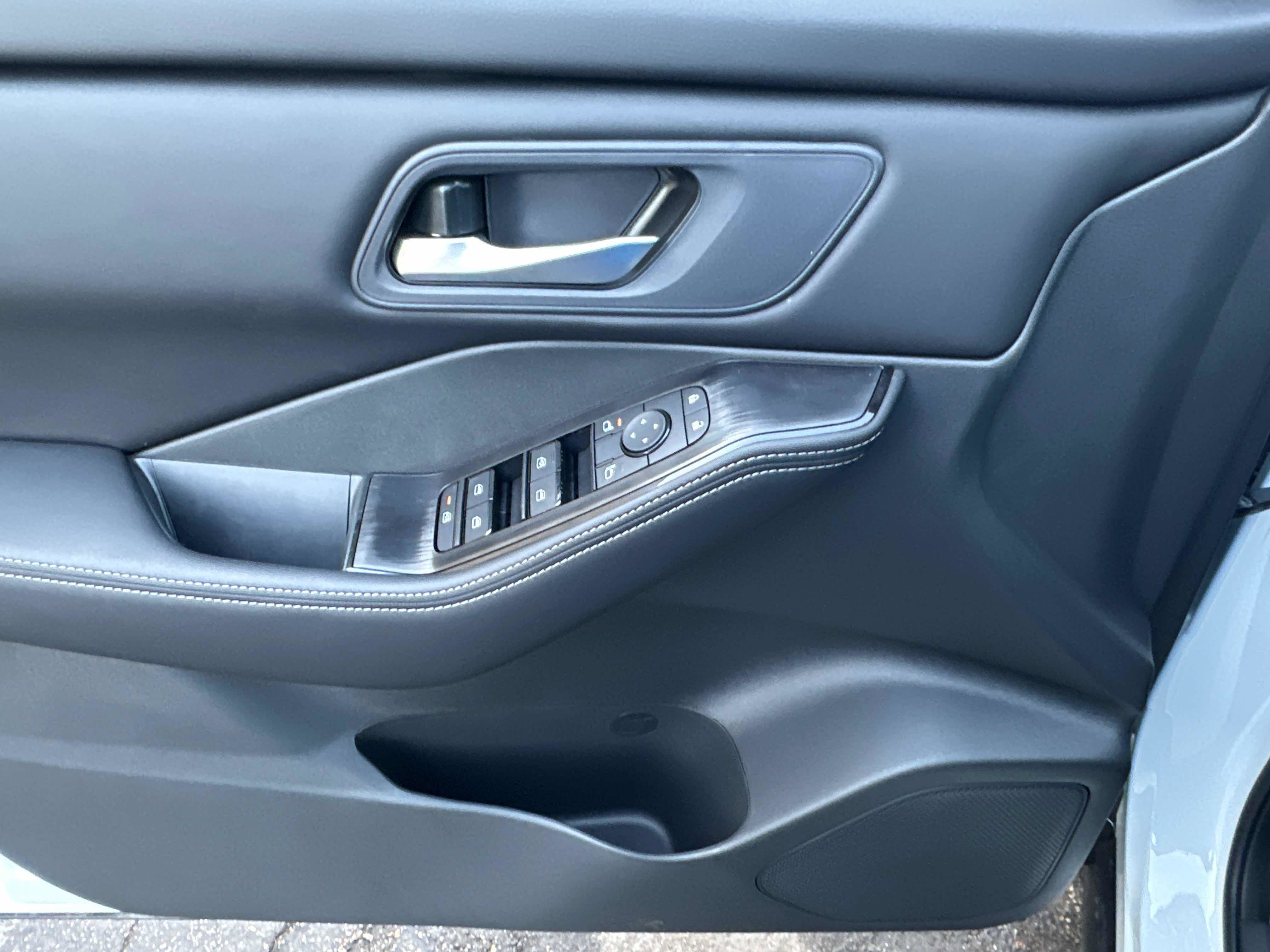 New 2026 Nissan Rogue SV AWD/4WD image 20