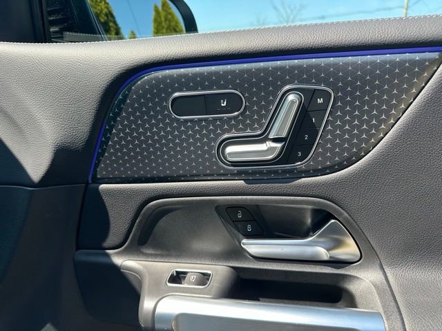 Used 2026 Mercedes-Benz GLB 250 4MATIC image 25