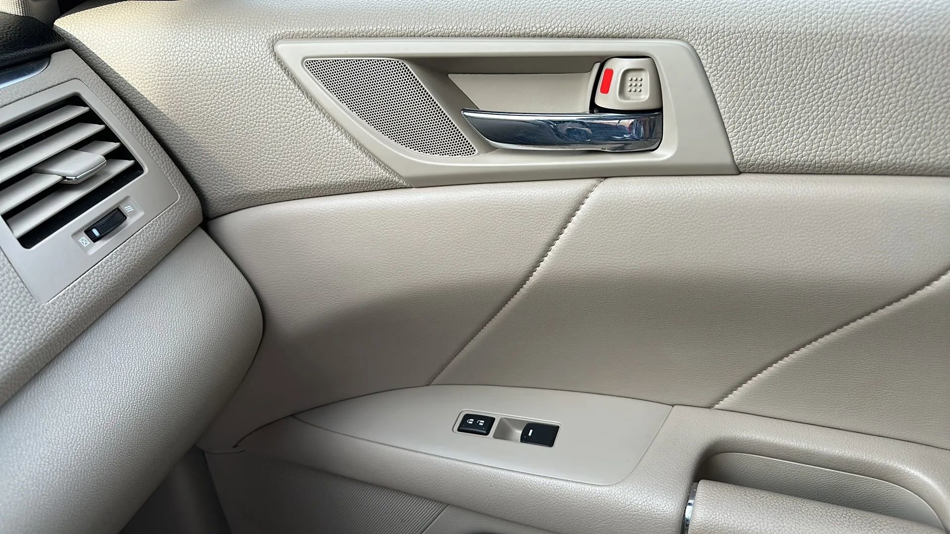 Used 2012 Suzuki Kizashi SE image 38