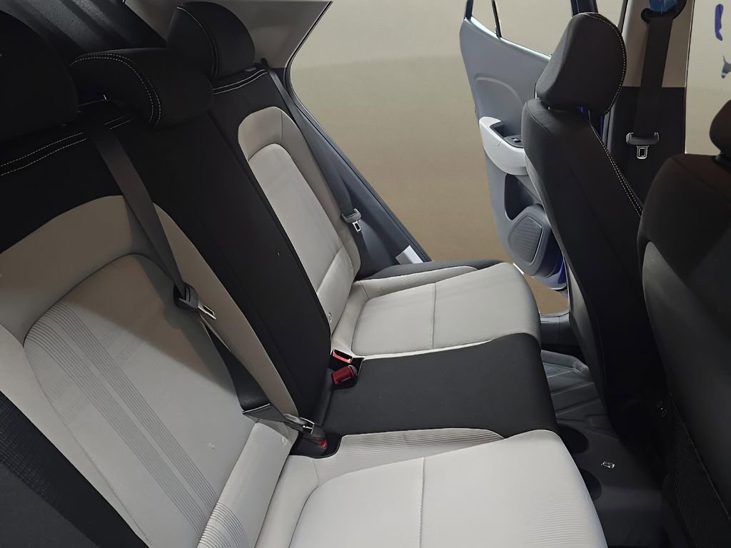 Used 2026 Hyundai Venue SEL FWD image 18