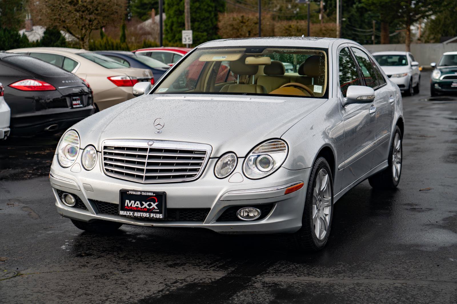 Used 2008 Mercedes-Benz E 350 4MATIC Sedan image 4