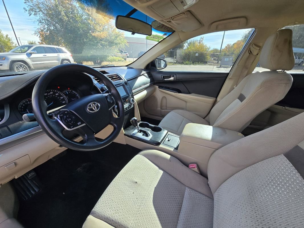 Used 2013 Toyota Camry LE image 12