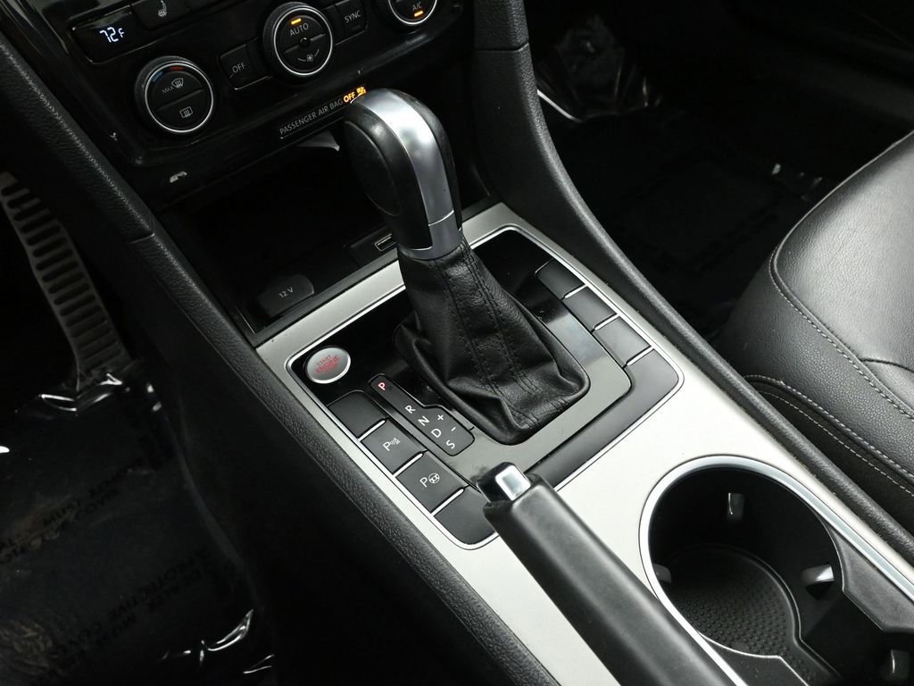 Used 2020 Volkswagen Passat 2.0T SEL image 32