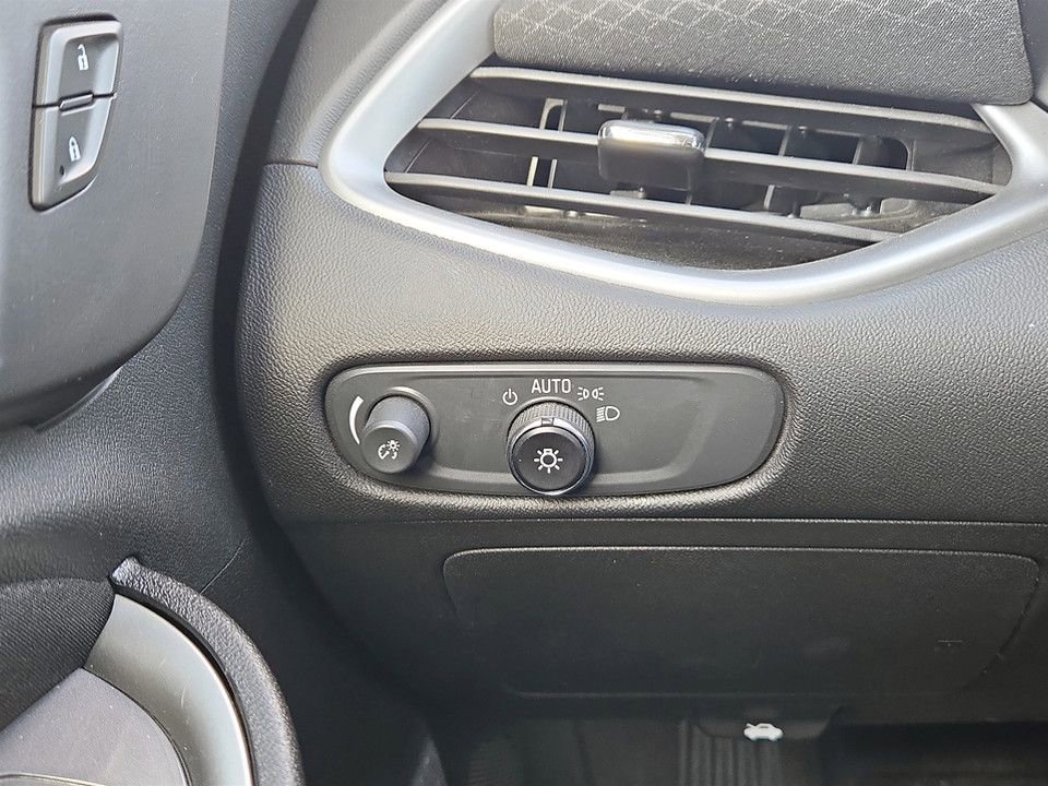 Used 2024 Chevrolet Malibu LT image 21