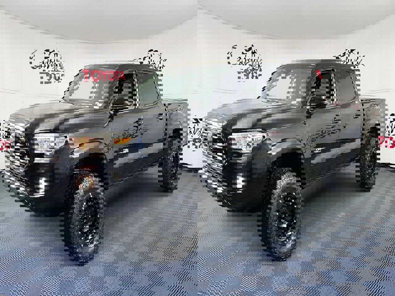 Used 2018 Toyota Tacoma SR5 image 4
