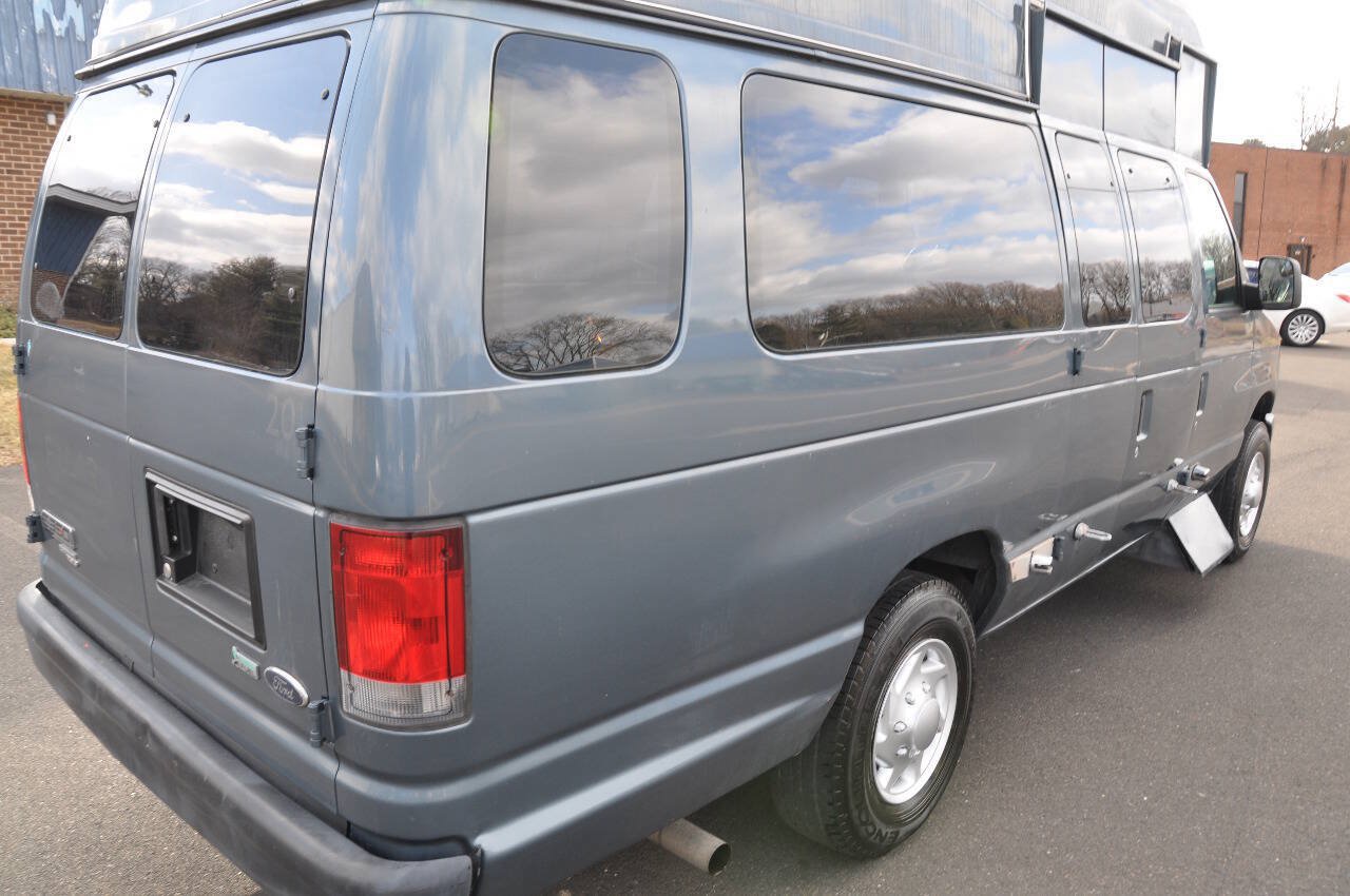 Used 2014 Ford E-350 and Econoline 350 Extended Super Duty w/ Power Group RWD image 11