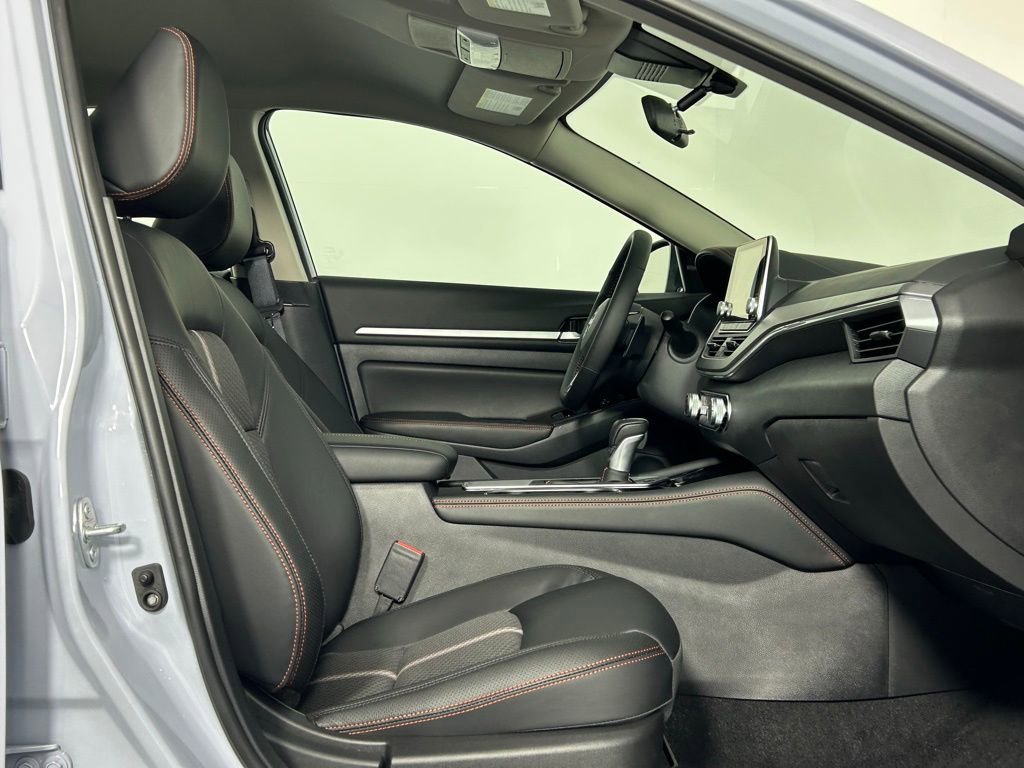 Used 2025 Nissan Altima 2.5 SR image 10