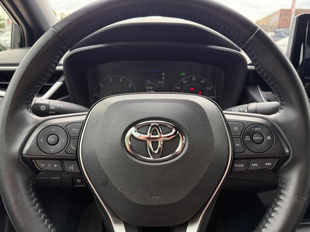Certified 2025 Toyota Corolla SE FWD image 33