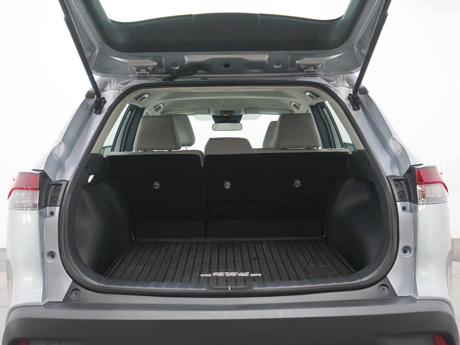 Used 2026 Toyota Corolla Cross L image 16