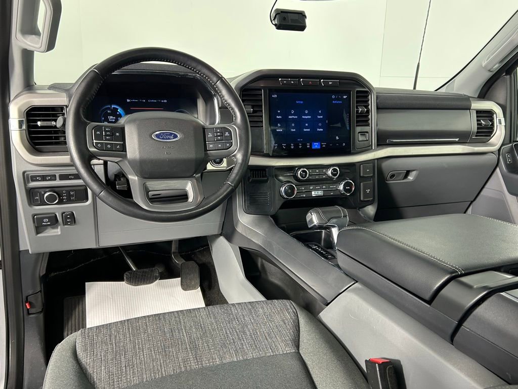 Used 2022 Ford F150 Lightning XLT image 17