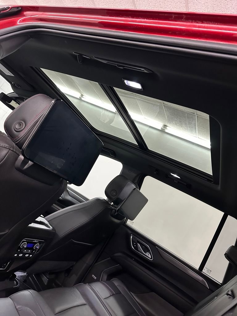 Used 2021 Chevrolet Suburban RST w/ Luxury Package AWD/4WD image 26