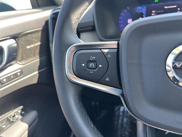 Certified 2023 Volvo XC40 B5 Ultimate w/ Climate Package image 26