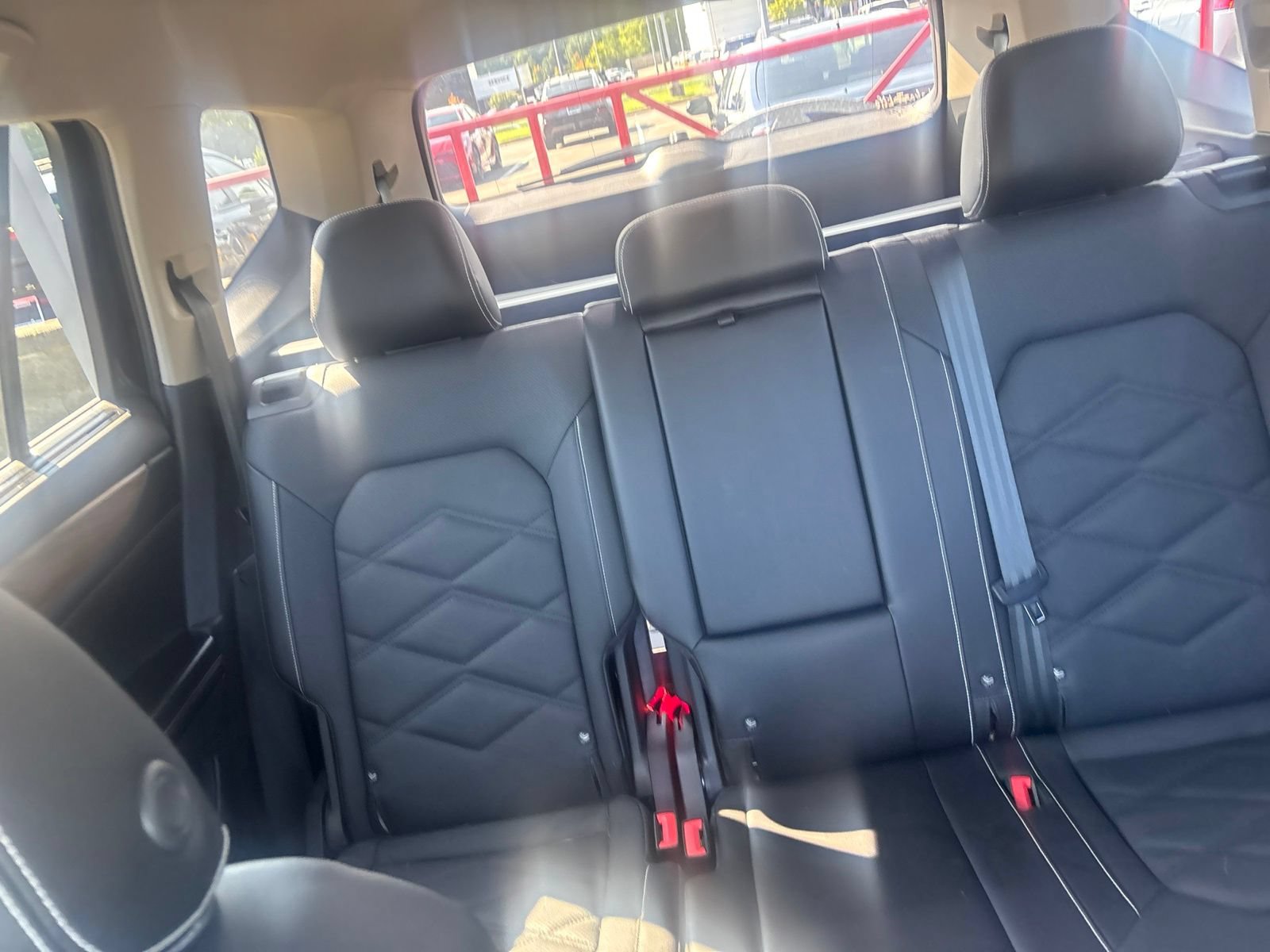 Used 2024 Volkswagen Atlas SE AWD/4WD image 9