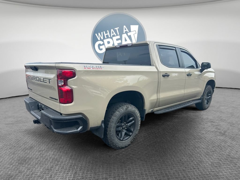 Used 2022 Chevrolet Silverado 1500 Custom Trail Boss w/ LPO, Dark Essentials Package AWD/4WD image 3