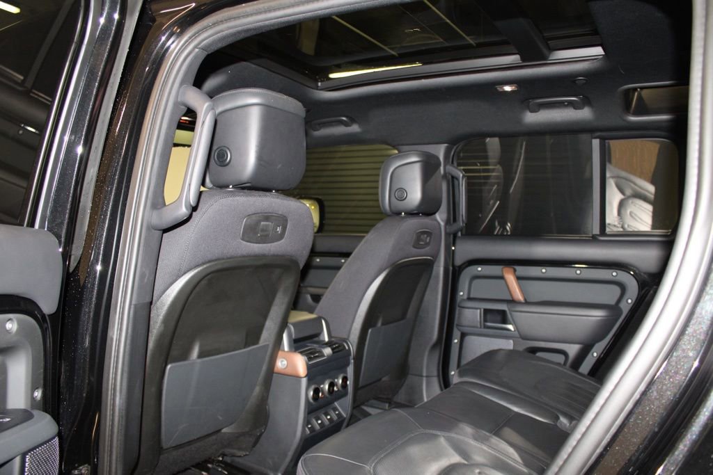 Used 2020 Land Rover Defender 110 X AWD/4WD image 38