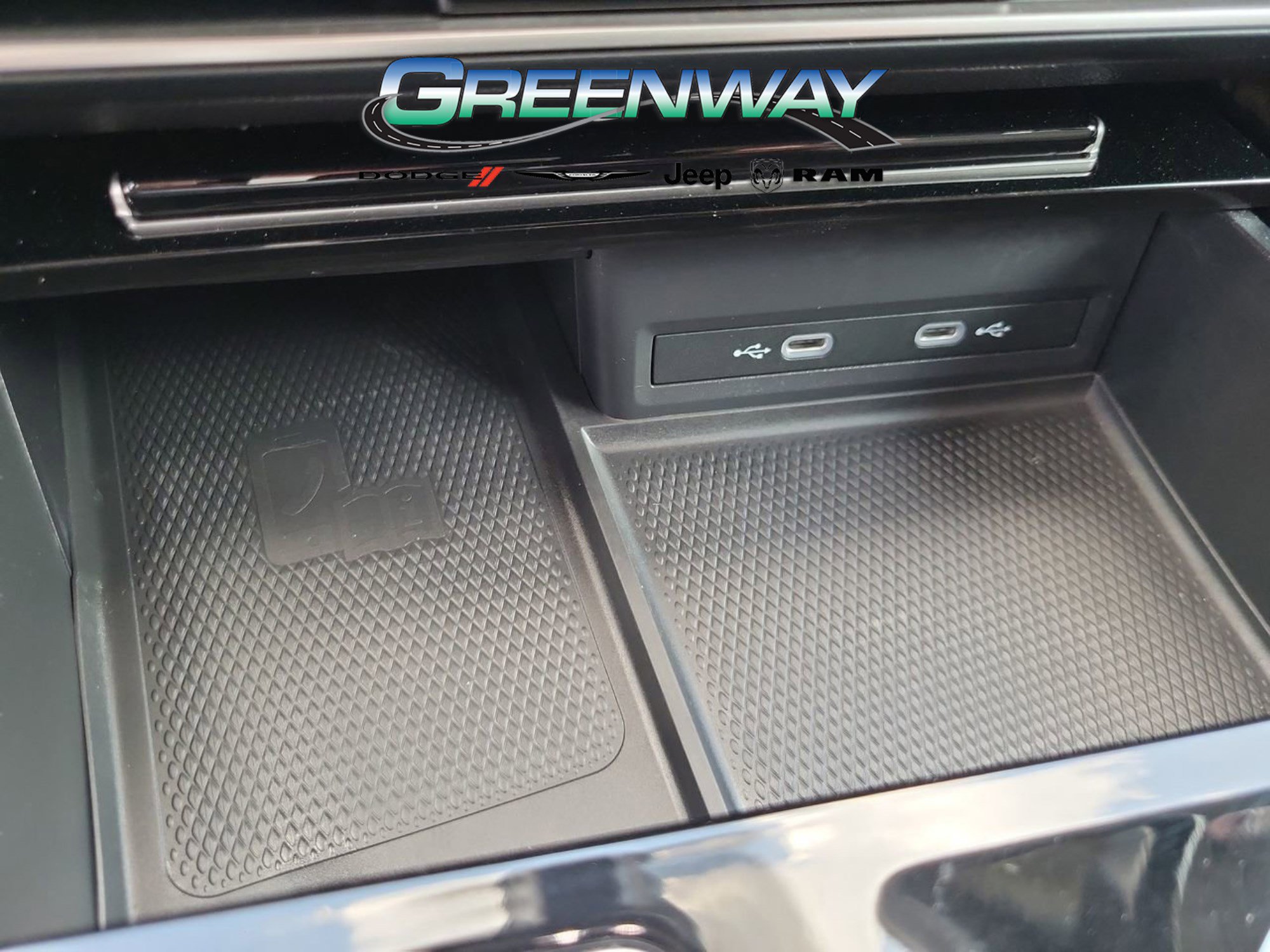 Used 2024 Volkswagen Atlas SEL Premium R-Line image 25