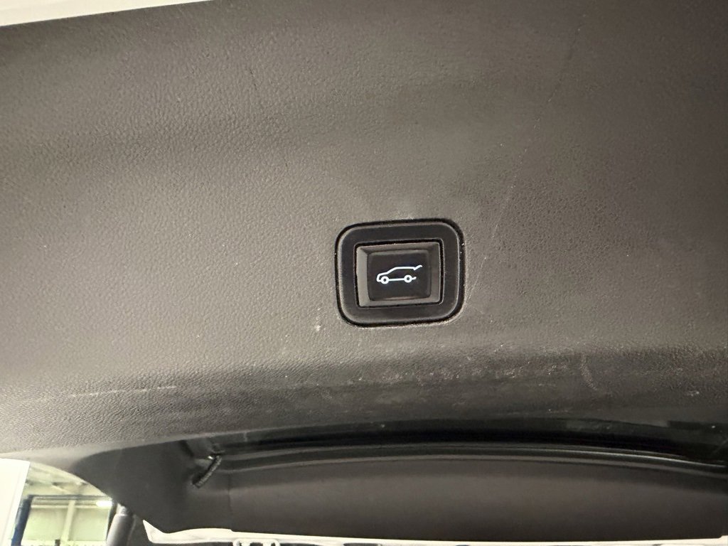 Used 2022 GMC Yukon SLT w/ SLT Luxury Package image 37