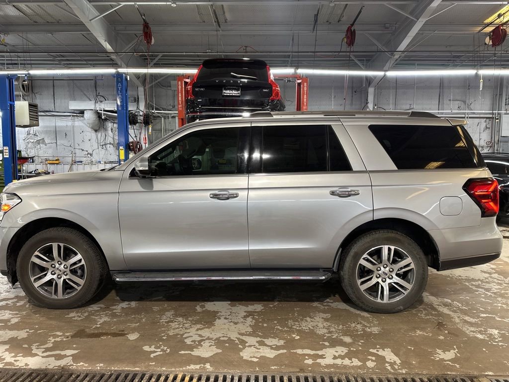 Used 2023 Ford Expedition Limited image 6