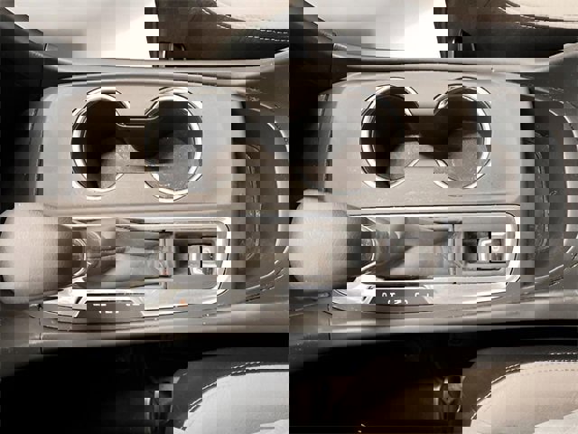 Certified 2023 Chevrolet Equinox LS image 24