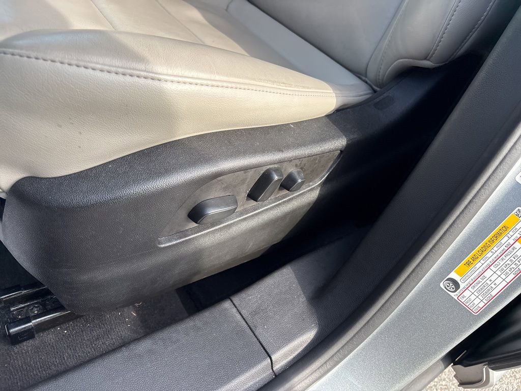 Used 2023 Cadillac XT4 Premium Luxury image 27