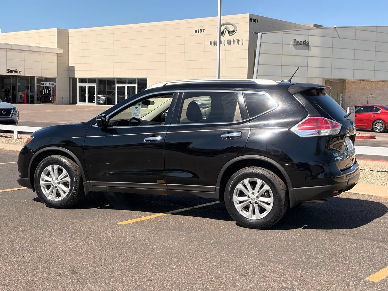 Used 2015 Nissan Rogue SV FWD image 4